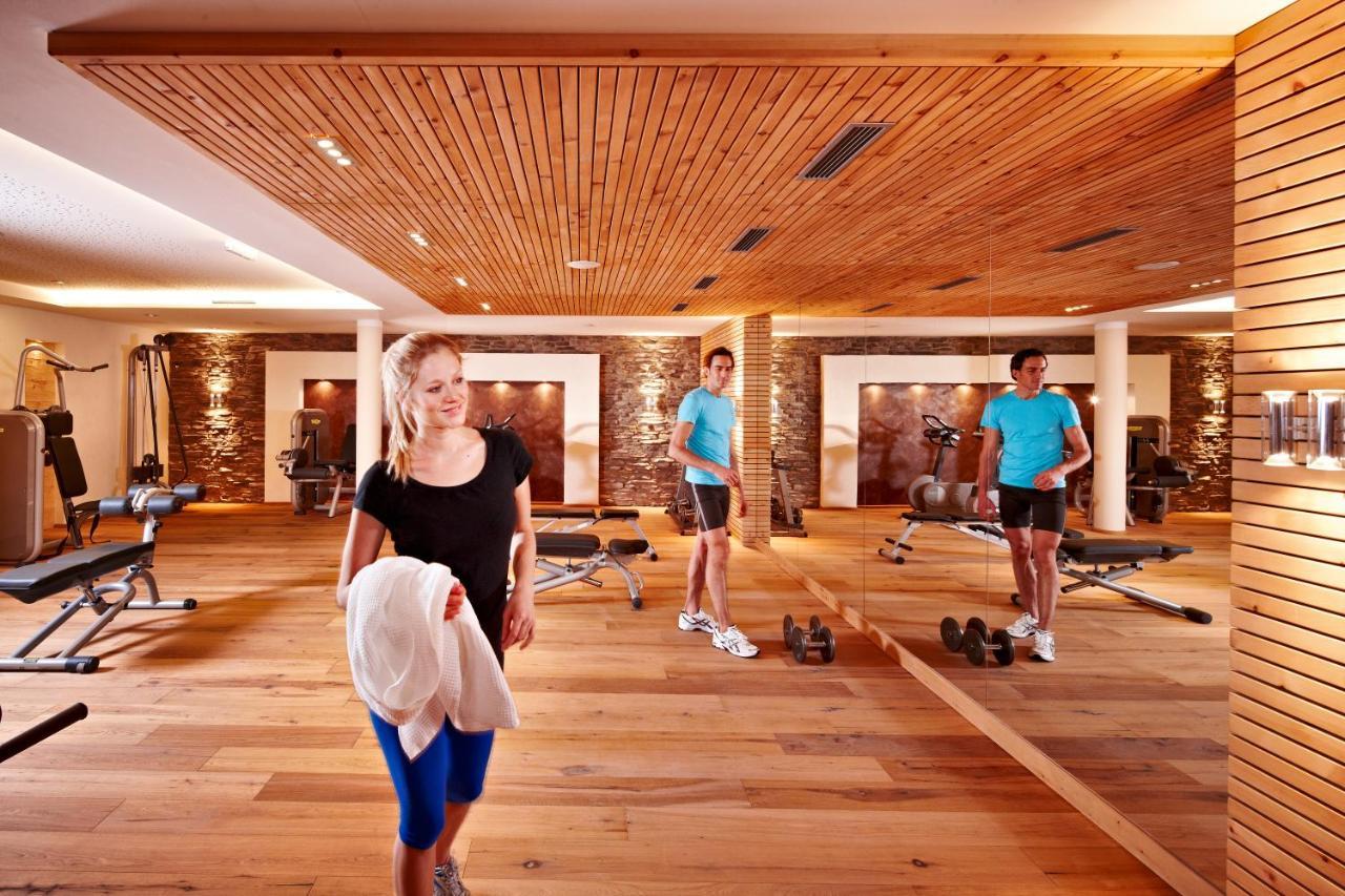 Hotel Berghof Crystal Spa & Sports Tux Exterior photo