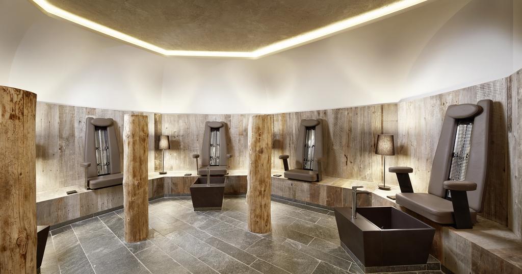 Hotel Berghof Crystal Spa & Sports Tux Exterior photo