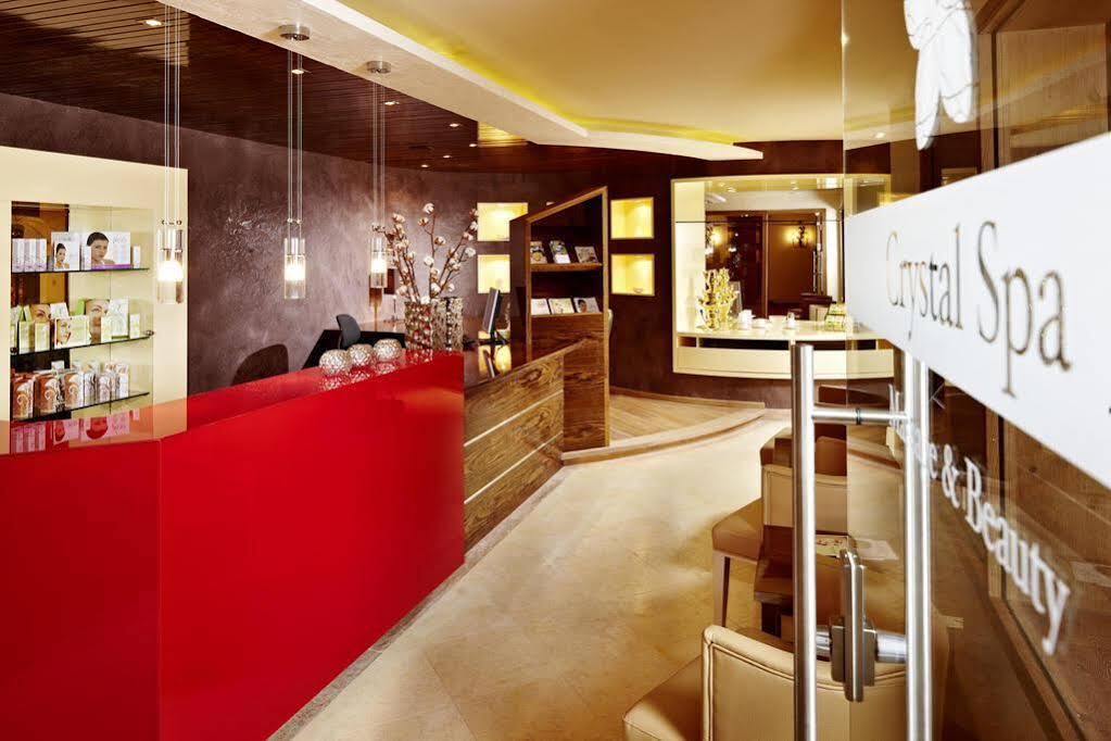 Hotel Berghof Crystal Spa & Sports Tux Exterior photo